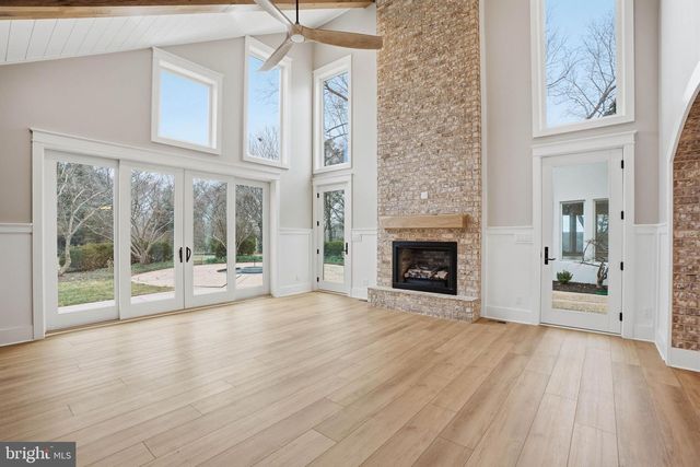 265 MISTLETOE LN, Harpers Ferry, WV 25425