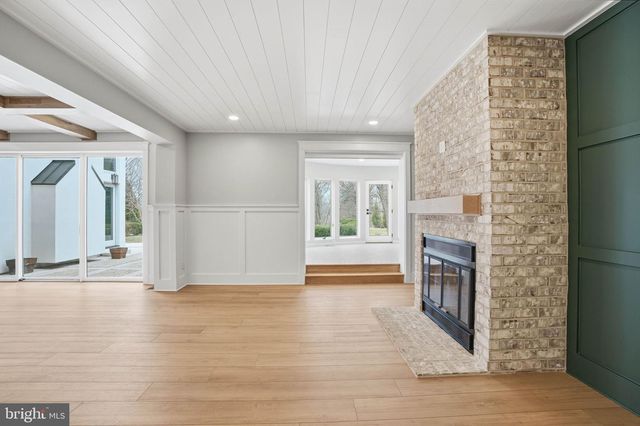 265 MISTLETOE LN, Harpers Ferry, WV 25425