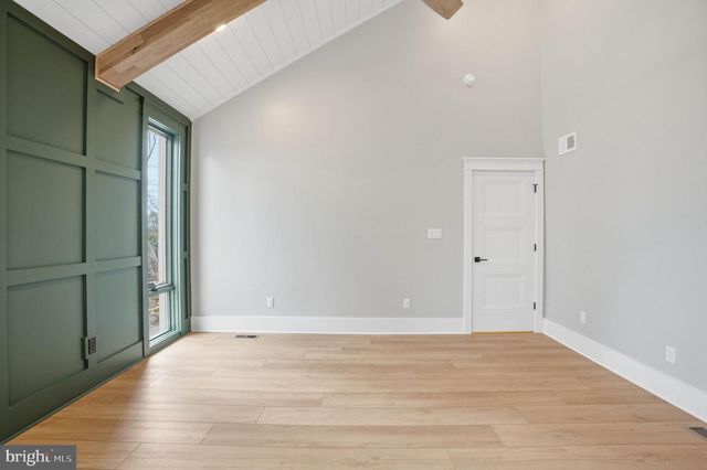 265 MISTLETOE LN, Harpers Ferry, WV 25425