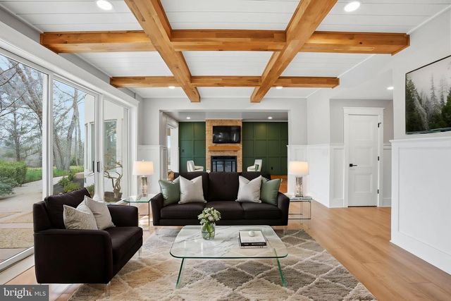 265 MISTLETOE LN, Harpers Ferry, WV 25425