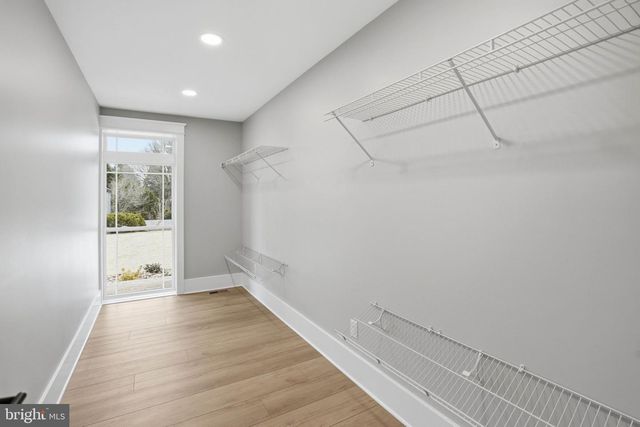 265 MISTLETOE LN, Harpers Ferry, WV 25425