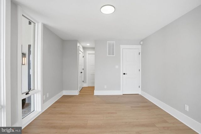 265 MISTLETOE LN, Harpers Ferry, WV 25425