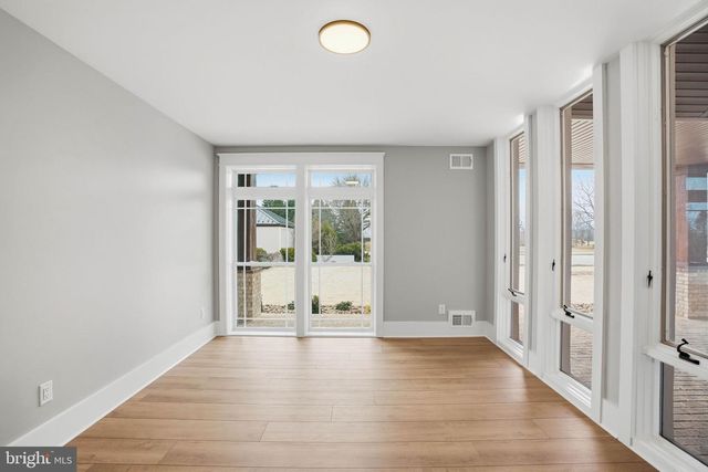 265 MISTLETOE LN, Harpers Ferry, WV 25425