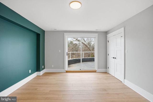 265 MISTLETOE LN, Harpers Ferry, WV 25425