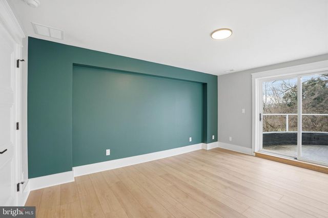 265 MISTLETOE LN, Harpers Ferry, WV 25425