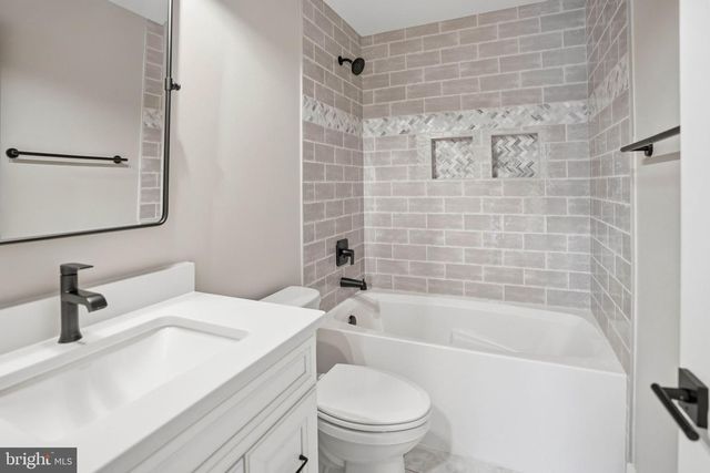 265 MISTLETOE LN, Harpers Ferry, WV 25425