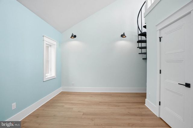 265 MISTLETOE LN, Harpers Ferry, WV 25425