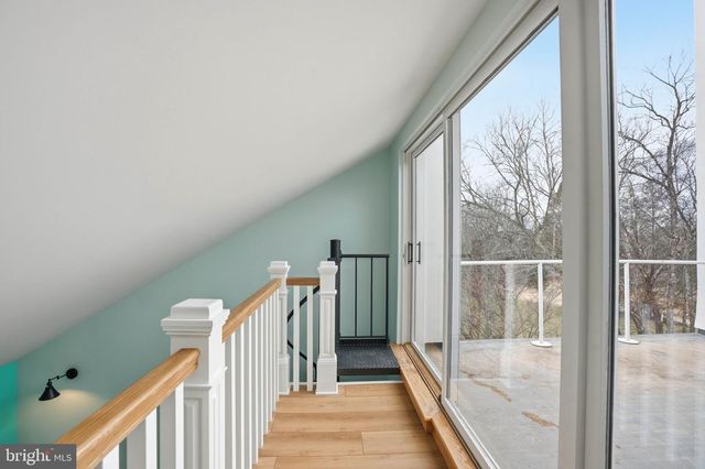 265 MISTLETOE LN, Harpers Ferry, WV 25425