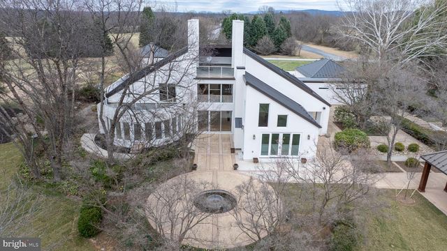 265 MISTLETOE LN, Harpers Ferry, WV 25425