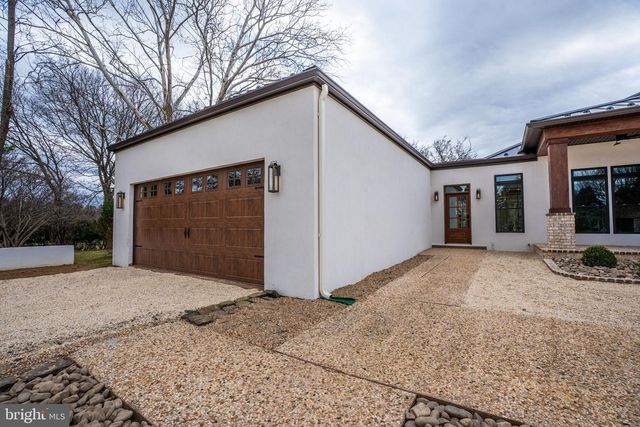 265 MISTLETOE LN, Harpers Ferry, WV 25425