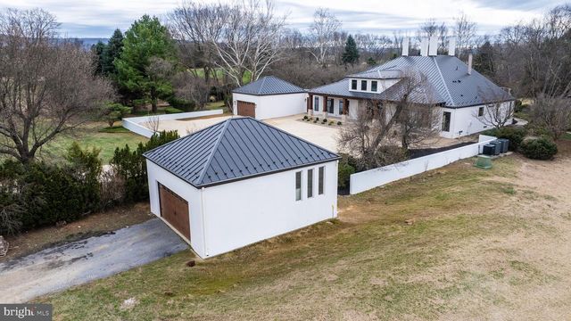 265 MISTLETOE LN, Harpers Ferry, WV 25425