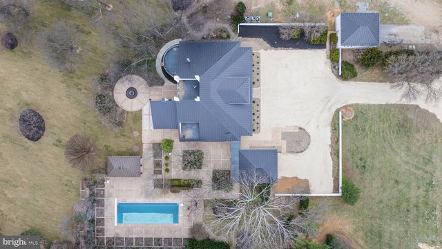 265 MISTLETOE LN, Harpers Ferry, WV 25425