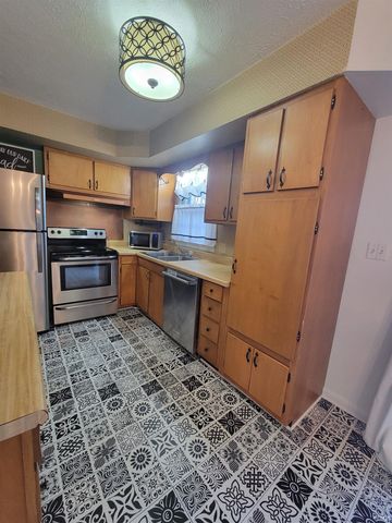 514 ALLEN Drive, Sweetser, IN 46987