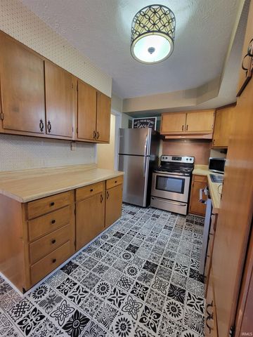 514 ALLEN Drive, Sweetser, IN 46987