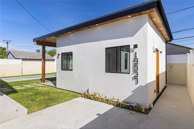 19539 Mobile Street, Reseda, CA 91335