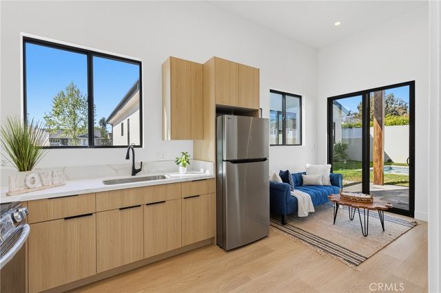 19539 Mobile Street, Reseda, CA 91335