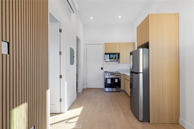 19539 Mobile Street, Reseda, CA 91335