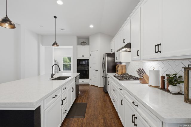 12226 Chena Lk, San Antonio, TX 78249