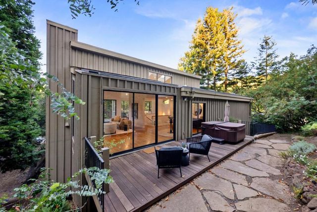 21 Valley Oak Street, Portola Valley, CA 94028