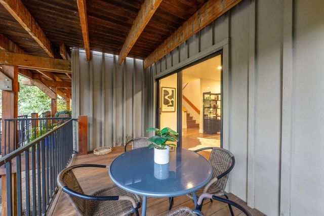 21 Valley Oak Street, Portola Valley, CA 94028