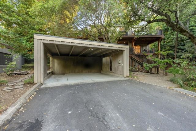 21 Valley Oak Street, Portola Valley, CA 94028