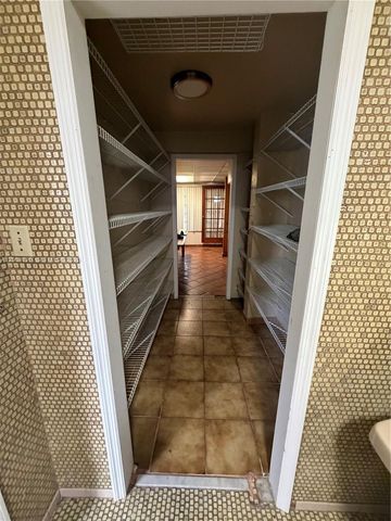 10910 SW 40th Street, Miami, FL 33165