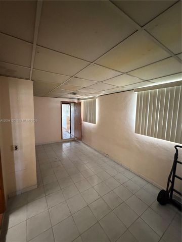 10910 SW 40th Street, Miami, FL 33165