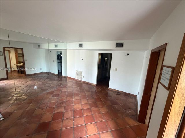 10910 SW 40th Street, Miami, FL 33165