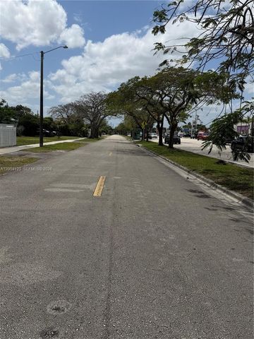 10910 SW 40th Street, Miami, FL 33165