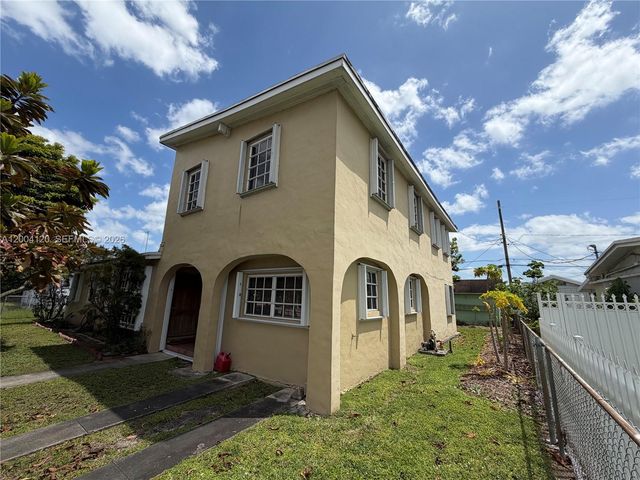 10910 SW 40th Street, Miami, FL 33165