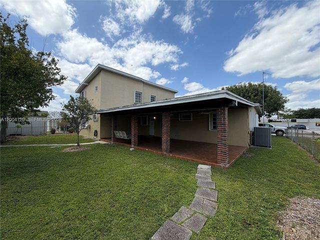 10910 SW 40th Street, Miami, FL 33165