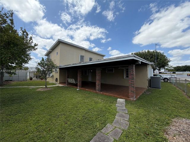 10910 SW 40th Street, Miami, FL 33165