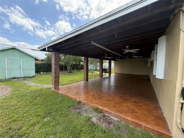 10910 SW 40th Street, Miami, FL 33165