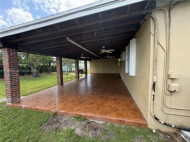 10910 SW 40th Street, Miami, FL 33165