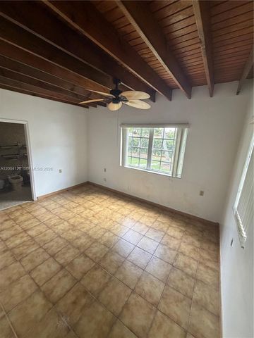 10910 SW 40th Street, Miami, FL 33165