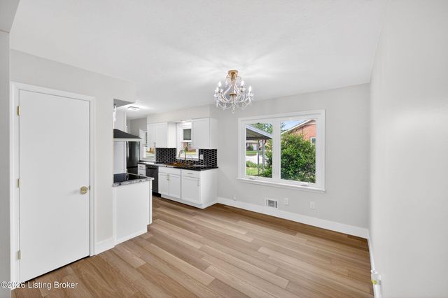 9804 Evening Star Dr, Louisville, KY 40272