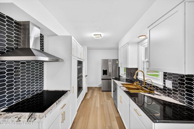 9804 Evening Star Dr, Louisville, KY 40272