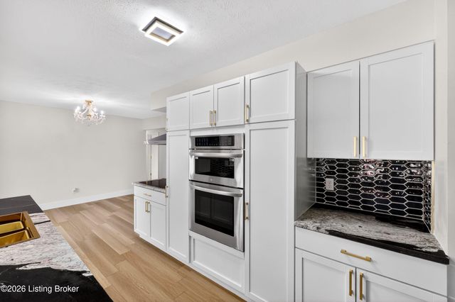 9804 Evening Star Dr, Louisville, KY 40272