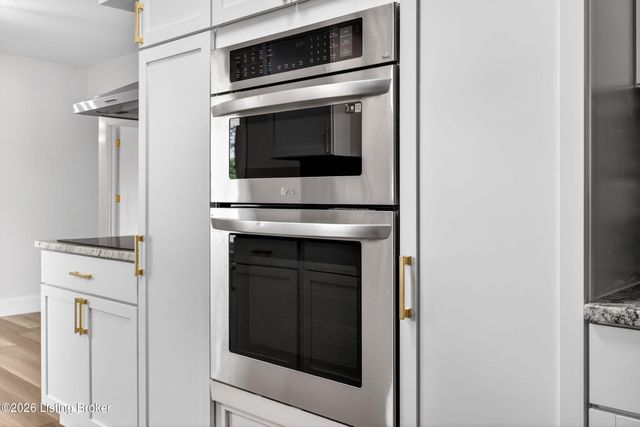 9804 Evening Star Dr, Louisville, KY 40272