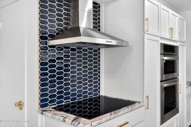 9804 Evening Star Dr, Louisville, KY 40272