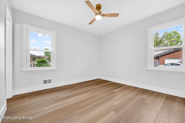 9804 Evening Star Dr, Louisville, KY 40272