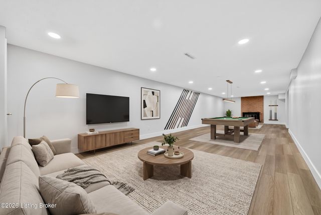 9804 Evening Star Dr, Louisville, KY 40272