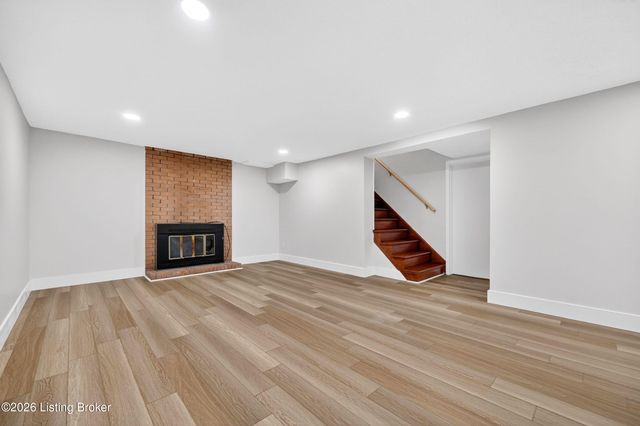 9804 Evening Star Dr, Louisville, KY 40272