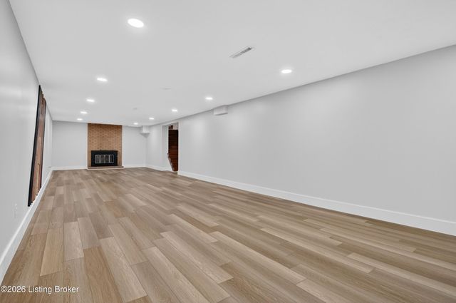 9804 Evening Star Dr, Louisville, KY 40272