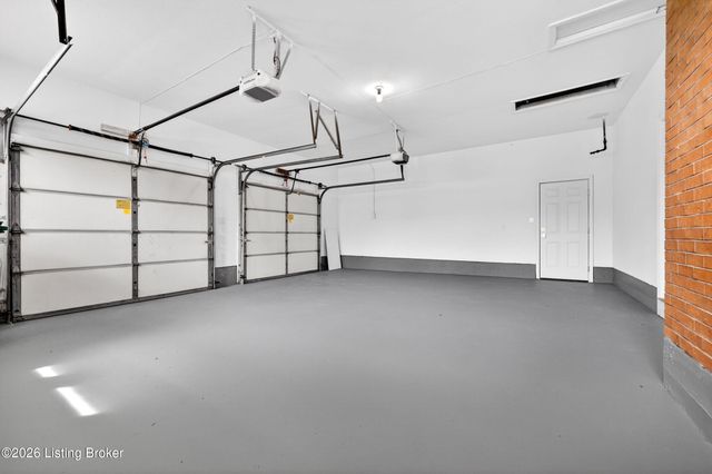 9804 Evening Star Dr, Louisville, KY 40272