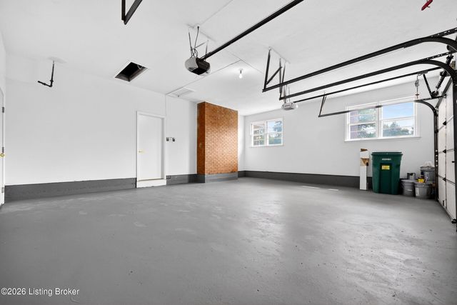 9804 Evening Star Dr, Louisville, KY 40272