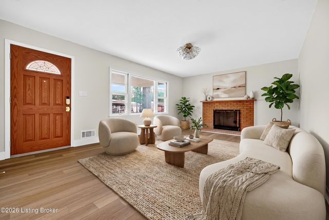 9804 Evening Star Dr, Louisville, KY 40272