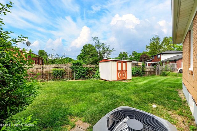 9804 Evening Star Dr, Louisville, KY 40272