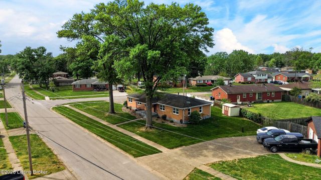 9804 Evening Star Dr, Louisville, KY 40272