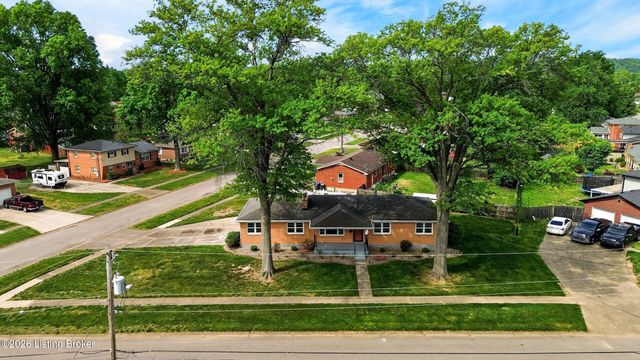 9804 Evening Star Dr, Louisville, KY 40272